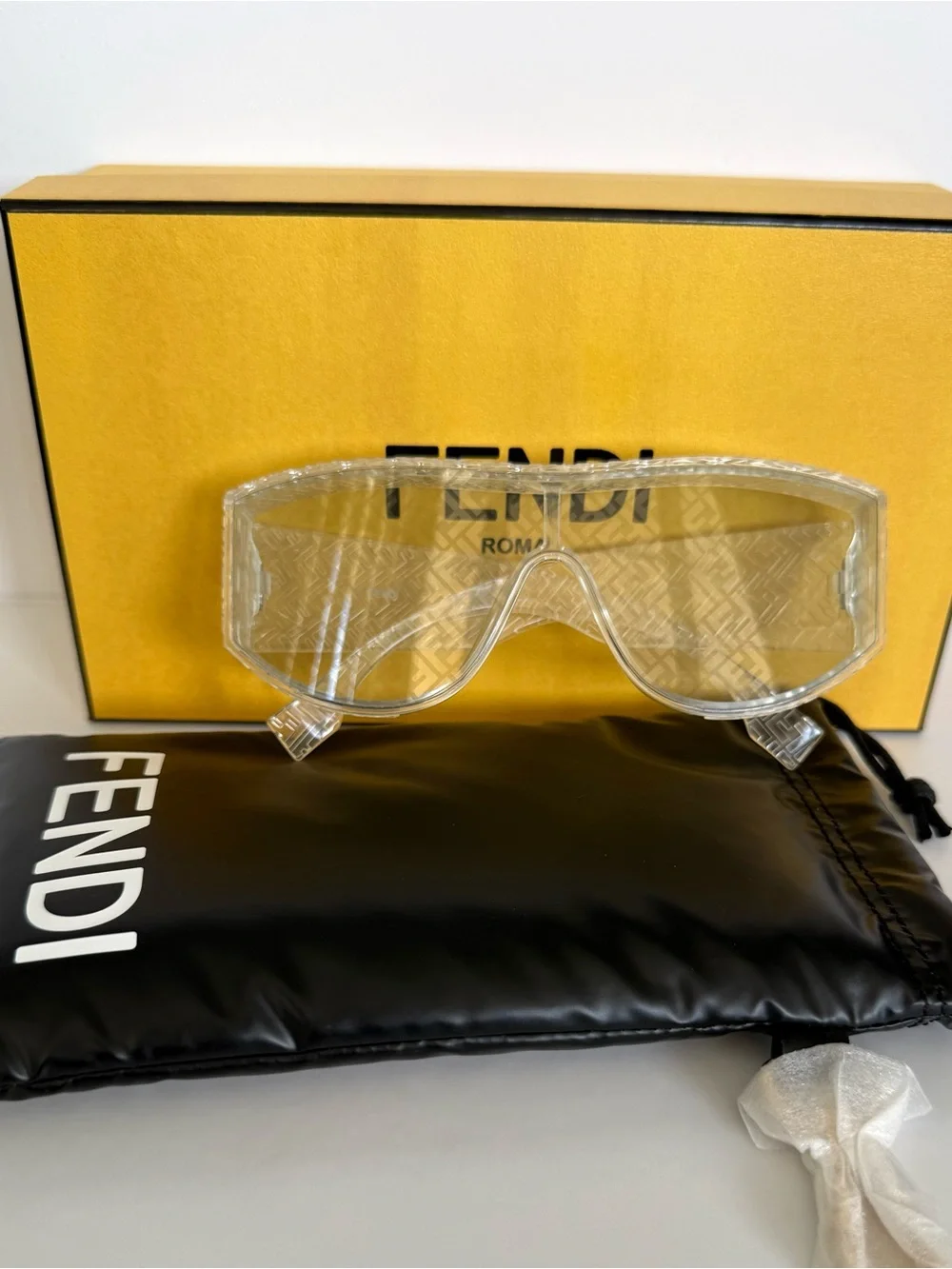 NEW!!! Fendi unisex clear sunglasses FE40128I 26C Authentic